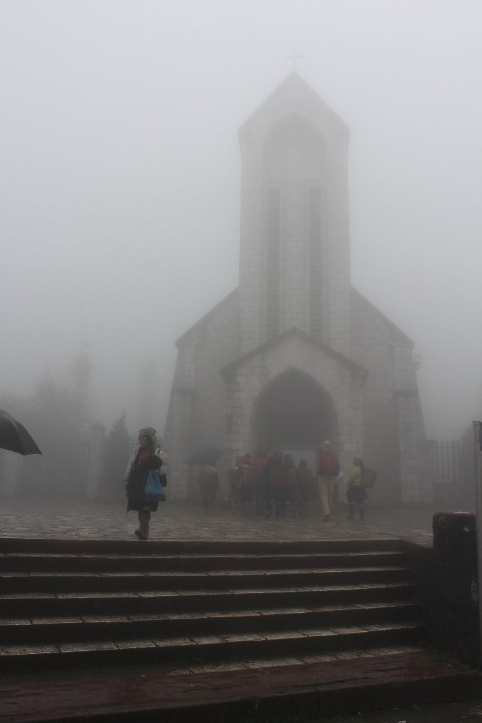 02-The church in the fog.jpg - The church in the fog